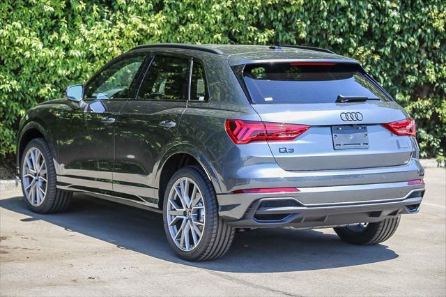Photo of 2025 Mythos Black Metallic Audi Q3