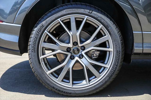 Photo of 2025 Mythos Black Metallic Audi Q3