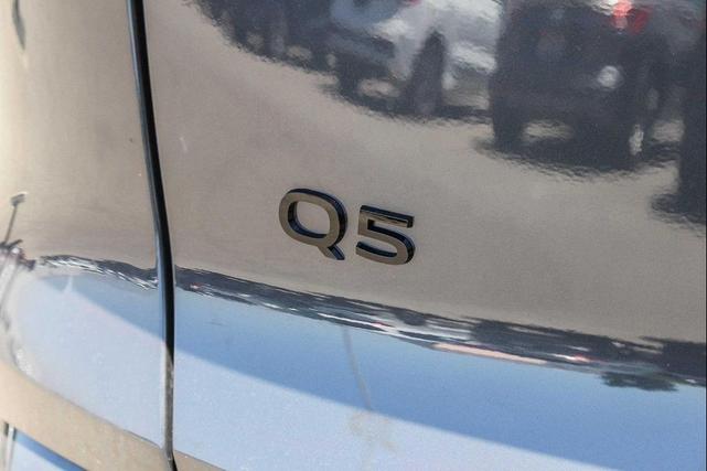 Photo of 2025 Tambora Gray Metallic Audi Q5