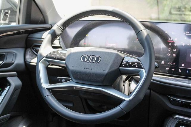 Photo of 2025 Tambora Gray Metallic Audi Q5
