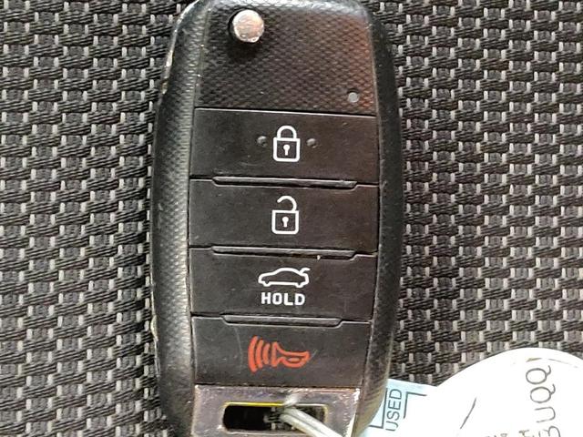 Photo of 2017 Silky Silver Kia Forte