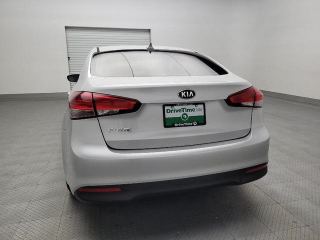Photo of 2017 Silky Silver Kia Forte