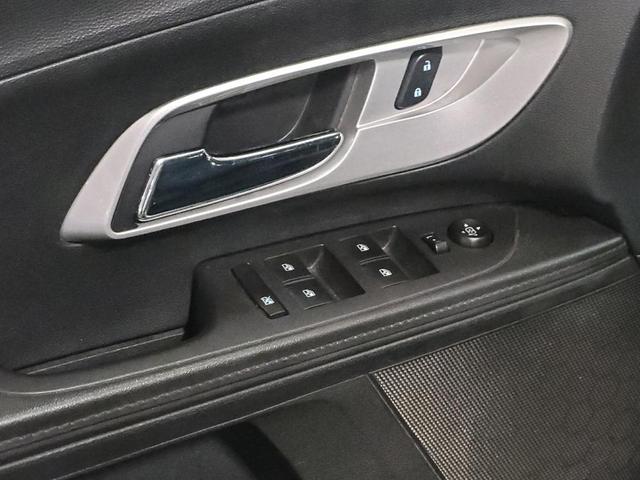 Photo of 2016 Silver Ice Metallic Chevrolet Equinox