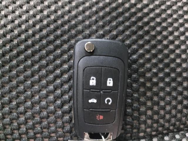 Photo of 2016 Silver Ice Metallic Chevrolet Equinox