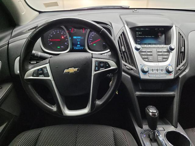 Photo of 2016 Silver Ice Metallic Chevrolet Equinox