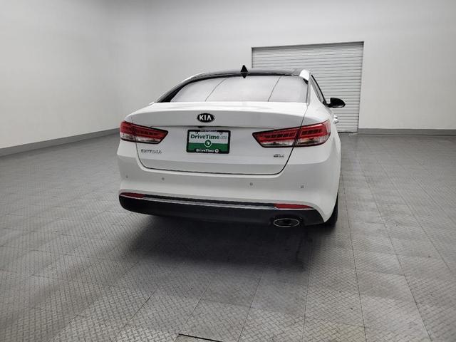 Photo of 2017 Snow White Pearl Kia Optima