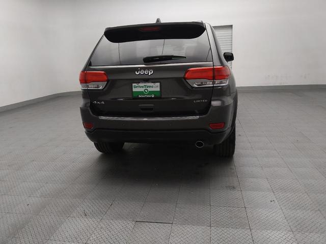 Photo of 2018 Granite Crystal Metallic Clearcoat Jeep Grand Cherokee