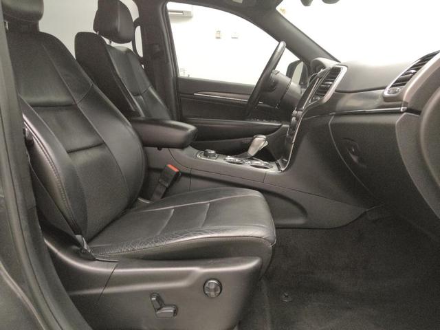 Photo of 2018 Granite Crystal Metallic Clearcoat Jeep Grand Cherokee