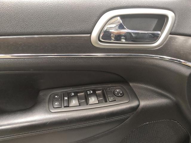 Photo of 2018 Granite Crystal Metallic Clearcoat Jeep Grand Cherokee