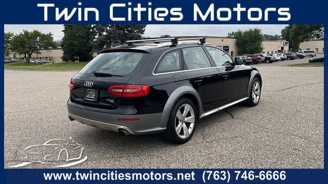 Photo of 2014 Phantom Black Pearl Effect Audi allroad