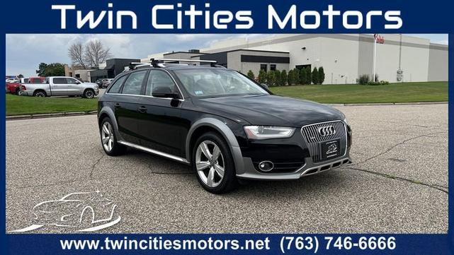 Photo of 2014 Phantom Black Pearl Effect Audi allroad