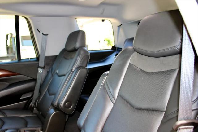 Photo of 2019 Crystal White Tricoat Cadillac Escalade