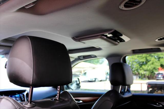 Photo of 2019 Crystal White Tricoat Cadillac Escalade