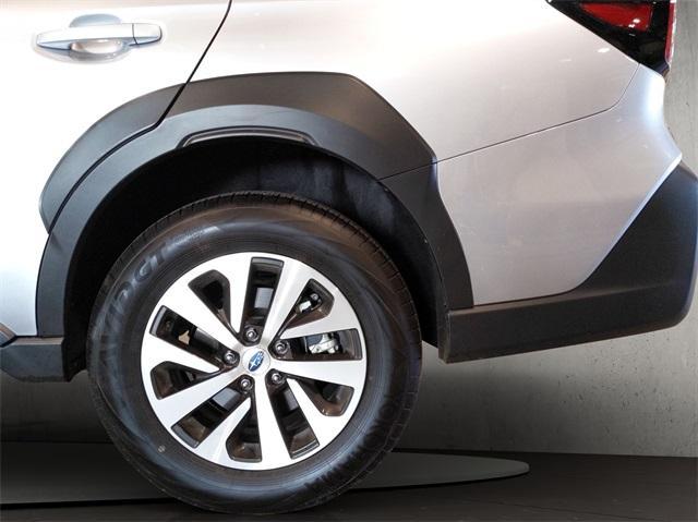 Photo of 2025 Ice Silver Metallic Subaru Outback