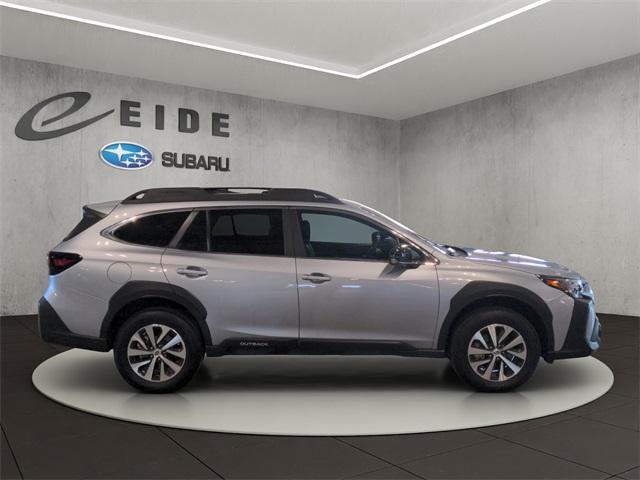 Photo of 2025 Ice Silver Metallic Subaru Outback