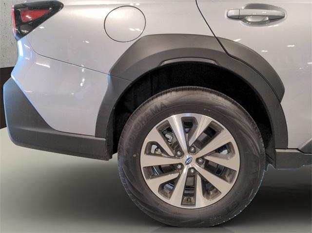 Photo of 2025 Ice Silver Metallic Subaru Outback