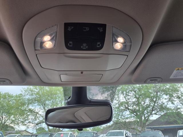 Photo of 2023 Granite Crystal Metallic Clearcoat Chrysler Voyager