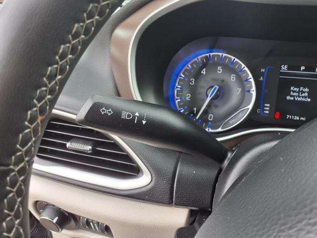 Photo of 2023 Granite Crystal Metallic Clearcoat Chrysler Voyager
