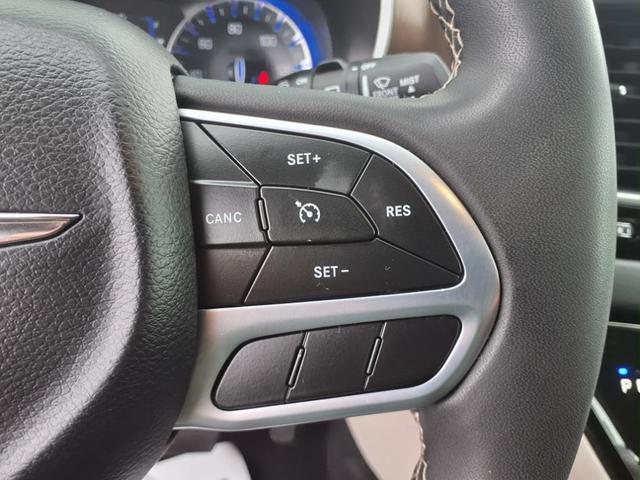 Photo of 2023 Granite Crystal Metallic Clearcoat Chrysler Voyager