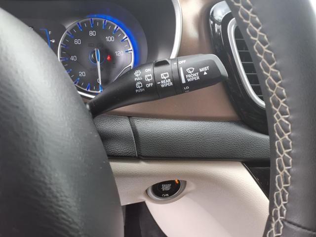 Photo of 2023 Granite Crystal Metallic Clearcoat Chrysler Voyager