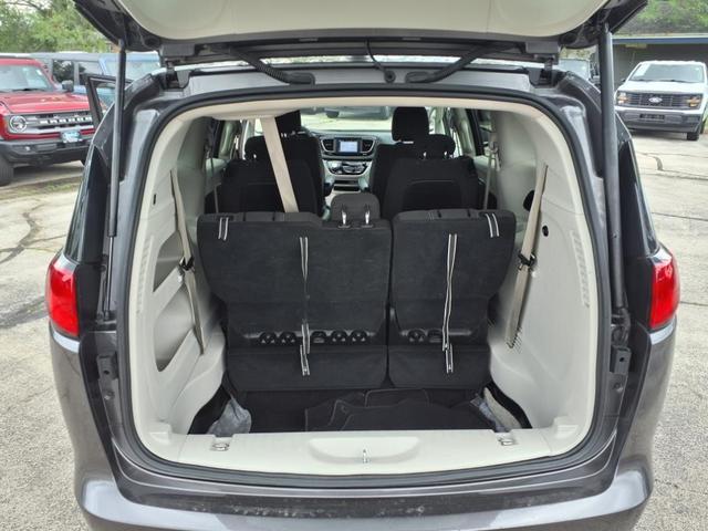 Photo of 2023 Granite Crystal Metallic Clearcoat Chrysler Voyager
