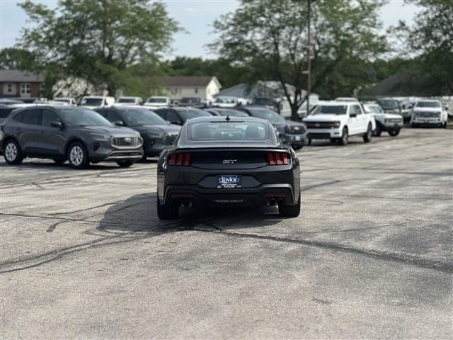 Photo of 2024 Gray Metallic Ford Mustang