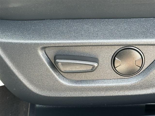 Photo of 2024 Gray Metallic Ford Mustang