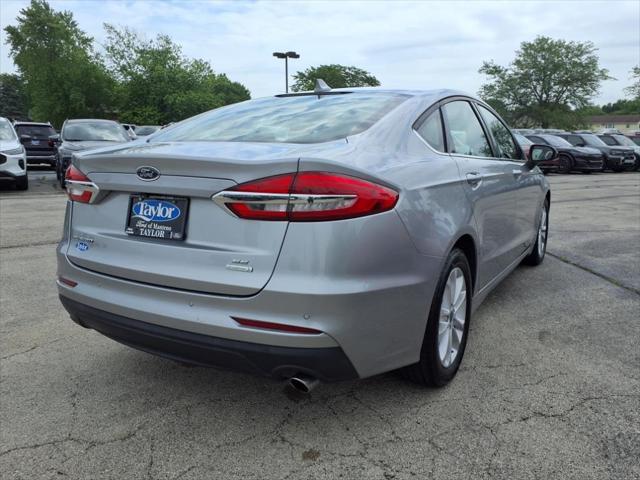 Photo of 2020 Iconic Silver Metallic Ford Fusion