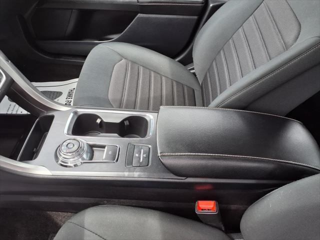 Photo of 2020 Iconic Silver Metallic Ford Fusion