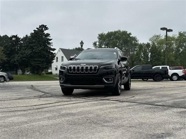 Photo of 2020 Diamond Black Crystal Pearlcoat Jeep Cherokee