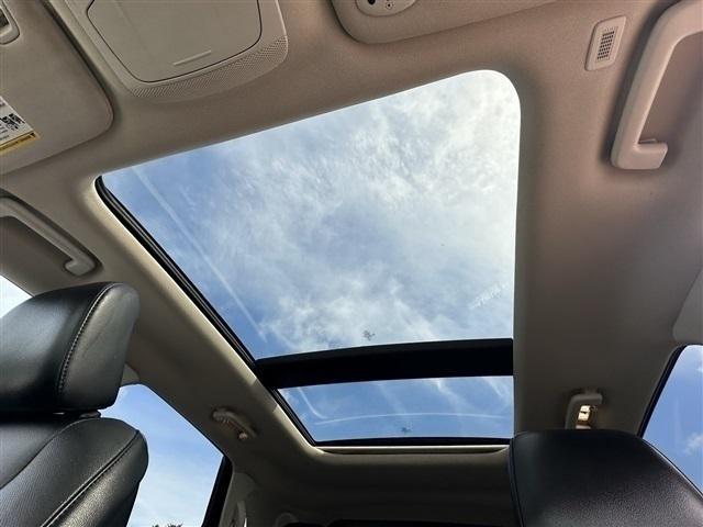 Photo of 2021 Agate Black Metallic Ford Edge