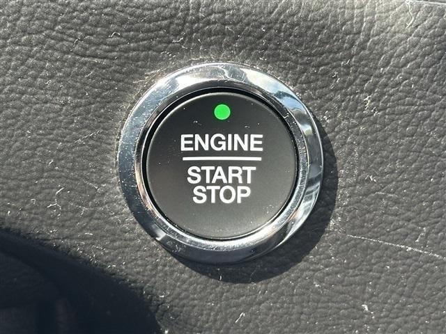 Photo of 2021 Agate Black Metallic Ford Edge