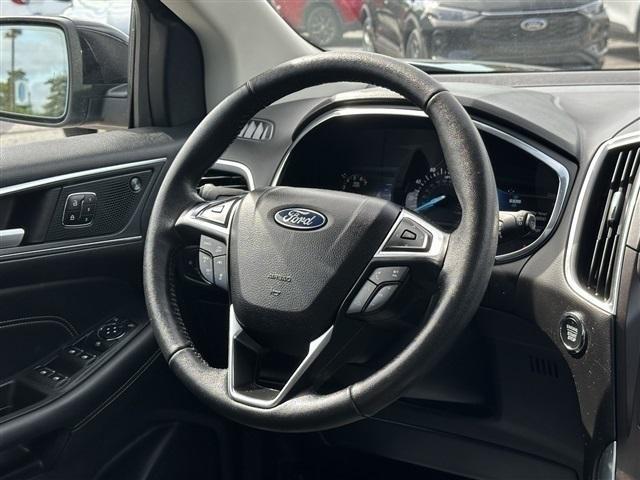 Photo of 2021 Agate Black Metallic Ford Edge