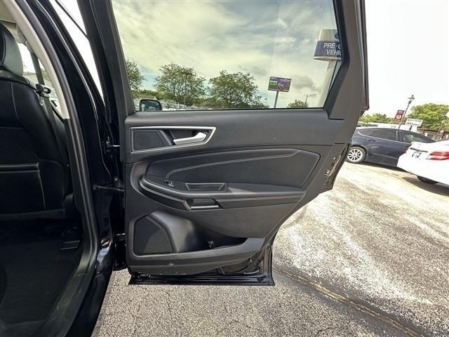 Photo of 2021 Agate Black Metallic Ford Edge