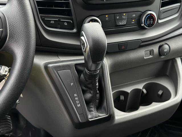 Photo of 2025 Oxford White Ford Transit-250