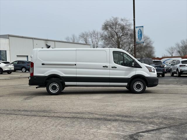 Photo of 2025 Oxford White Ford Transit-250