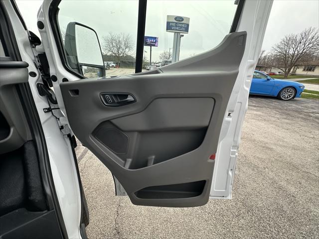 Photo of 2025 Oxford White Ford Transit-250