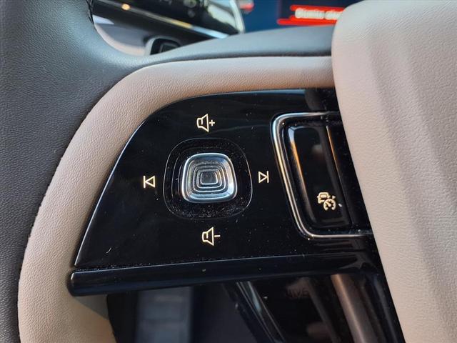 Photo of 2023 Pearl Metallic Lincoln Corsair