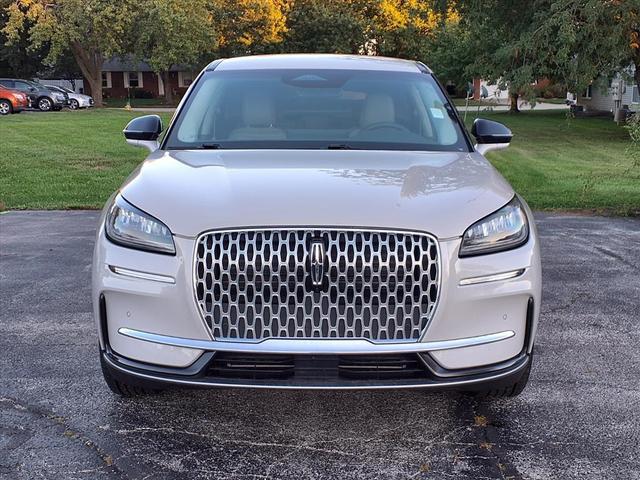 Photo of 2023 Pearl Metallic Lincoln Corsair
