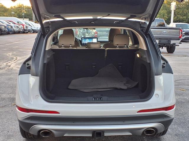 Photo of 2023 Pearl Metallic Lincoln Corsair
