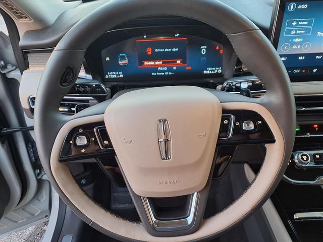 Photo of 2023 Pearl Metallic Lincoln Corsair