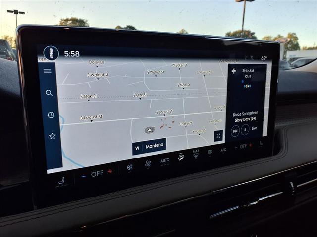Photo of 2023 Pearl Metallic Lincoln Corsair