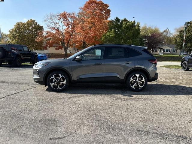 Photo of 2025 Gray Metallic Ford Escape