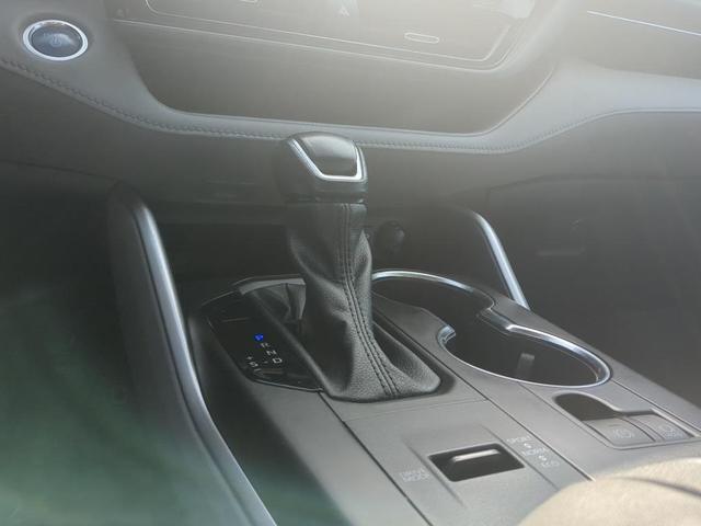Photo of 2021 Gray Toyota Highlander Hybrid