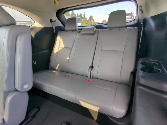 Photo of 2021 Gray Toyota Highlander Hybrid