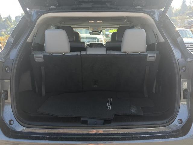 Photo of 2021 Gray Toyota Highlander Hybrid
