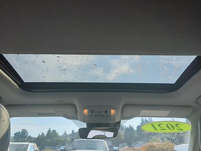 Photo of 2021 Gray Toyota Highlander Hybrid