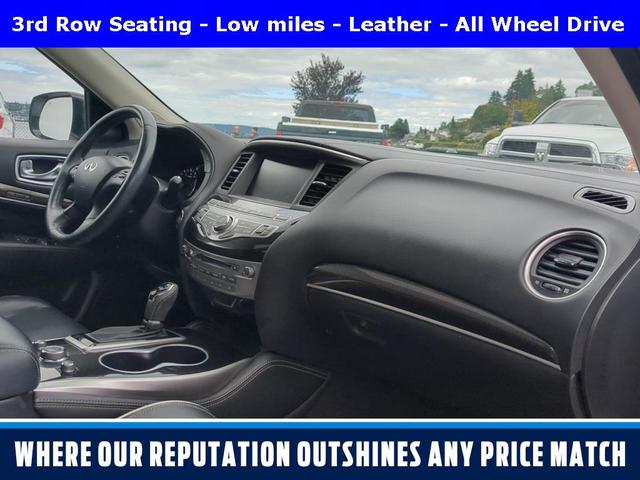 Photo of 2017 Majestic White INFINITI QX60