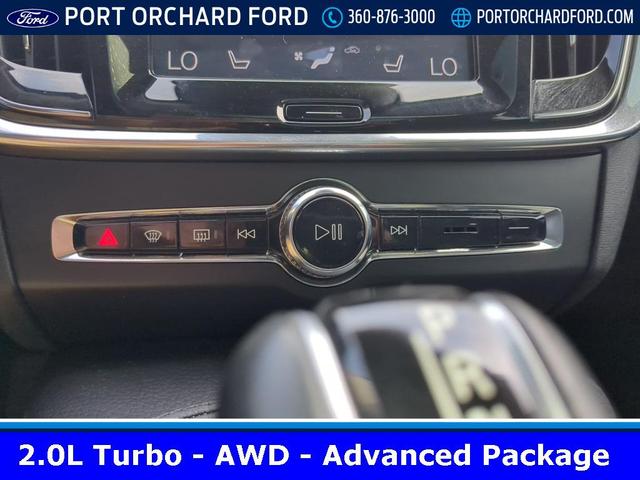Photo of 2019 Bright Silver Metallic Volvo V90 Cross Country