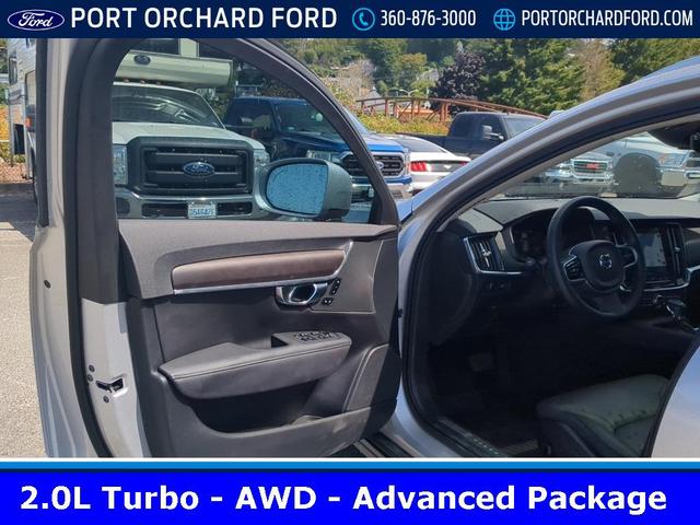 Photo of 2019 Bright Silver Metallic Volvo V90 Cross Country